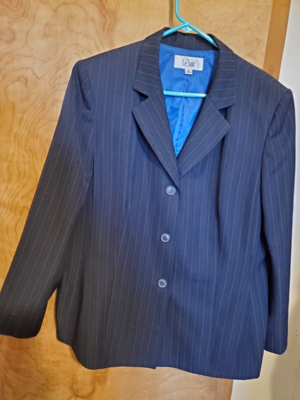 #135 2 piece suit by le suit